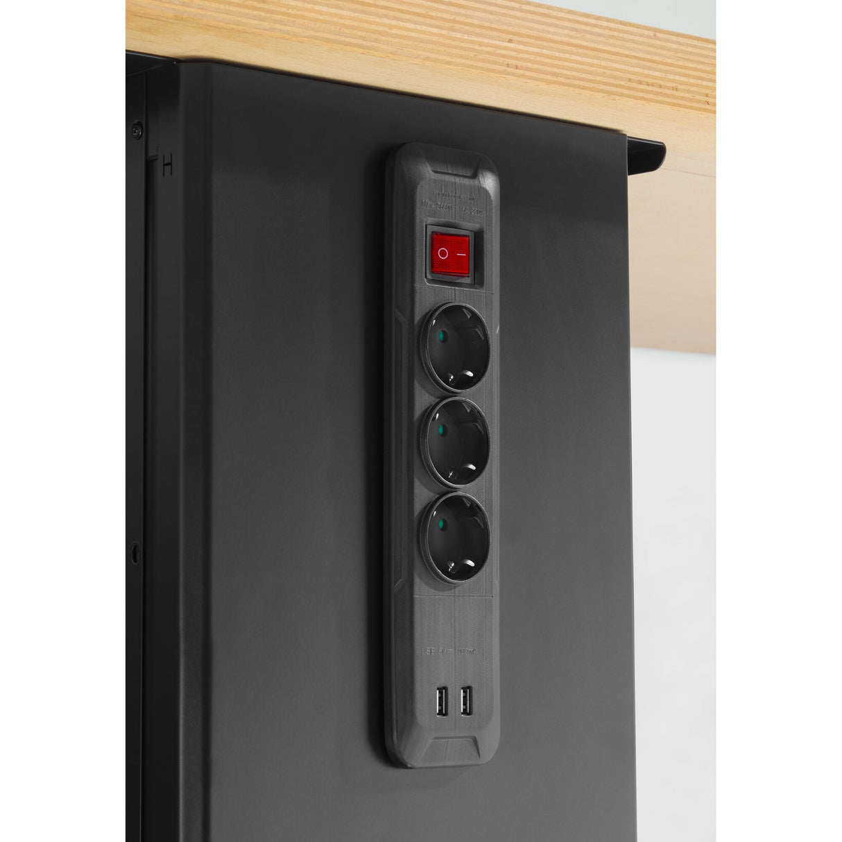Steun Met Stopcontacten En Luchtslang 850 Mm Hoogte