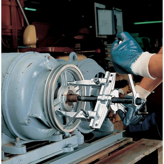 3 Legs Sliding Lockable Leg Pullers, Depth 160 mm 3 Legs Sliding Lockable Leg Pullers, Depth 160 mm