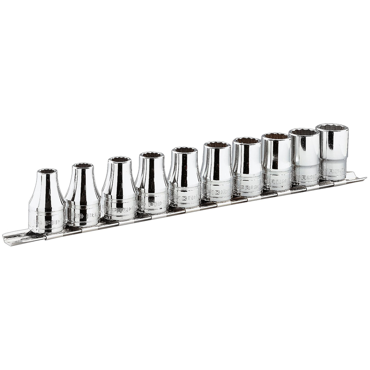 RB.AU  - Set met diverse 1/4" doppen op metalen rek.
